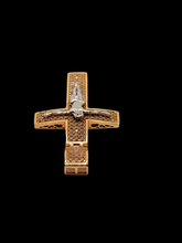 14KT YELLOW GOLD CUBIC ZIRCONIA CROSS PENDANT